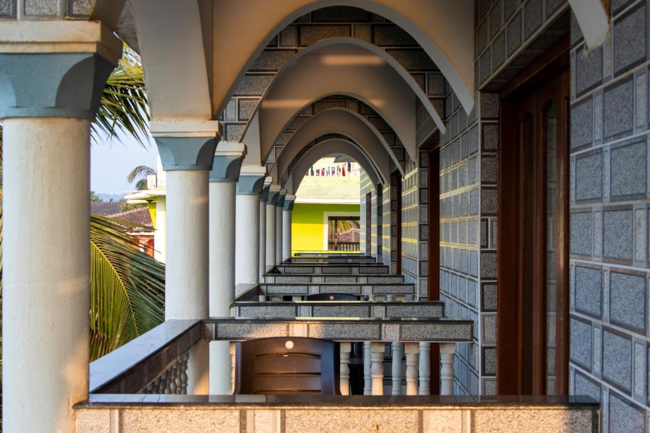 Larios Beach Holidays Resort Baga Exteriér fotografie