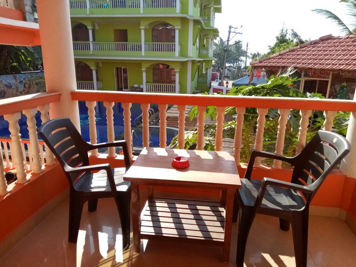 Larios Beach Holidays Resort Baga Exteriér fotografie